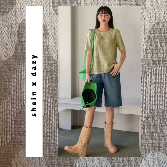 🆕 shein x dazy • green textured v-neck tee - Picture 2 of 12